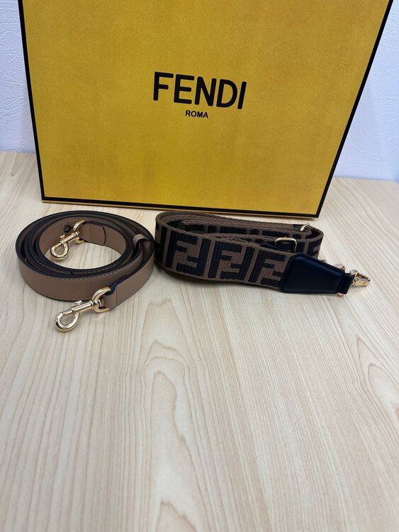 バイザウェイレザー×パイソン ベージュ2wayハンドバッグショルダーユーズッカ（ブランドバッグ）の商品画像 - 査定依頼日：2025年4月25日 - 最高査定価格：95,000円