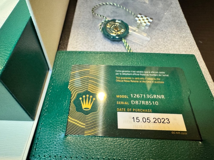 GMTマスター II（高級時計）の商品画像 - 査定依頼日：2025年7月28日 - 最高査定価格：3,050,000円