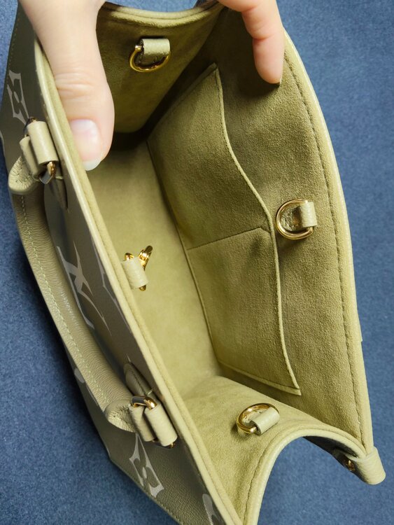 オンザゴーPM モノグラムアンプラント　カーキクレームM46647（ブランドバッグ）の商品画像 - 査定依頼日：2026年1月7日 - 最高査定価格：300,000円