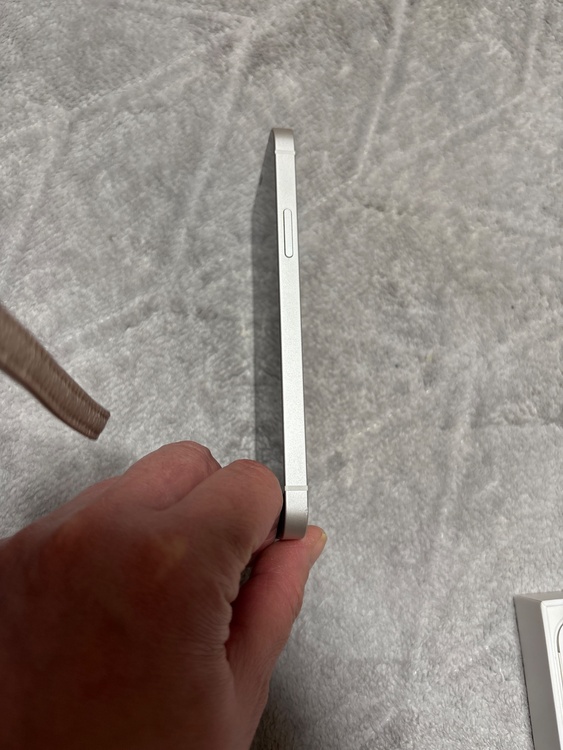 iPhone12（スマホ）の商品画像 - 査定依頼日：2026年3月6日 - 最高査定価格：24,000円