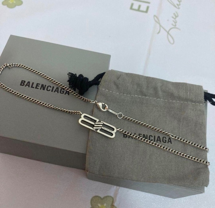 バレンシアガ  （ブランドバッグ）の商品画像 - 査定依頼日：2025年9月30日 - 最高査定価格：23,000円