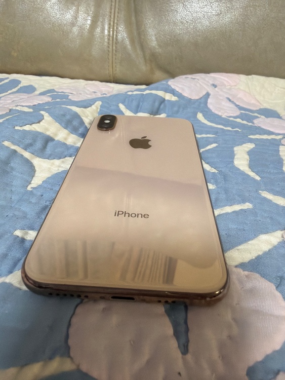 iPhone iPhoneXS 256GB docomo（スマホ）の商品画像 - 査定依頼日：2026年9月25日 - 最高査定価格：14,000円