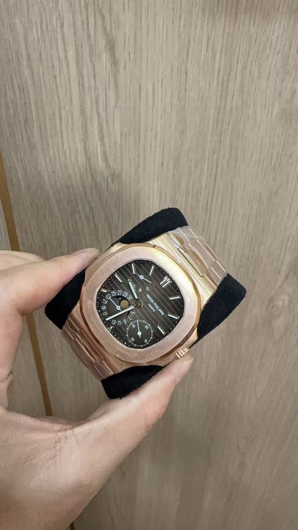 ノーチラス（高級時計）の商品画像 - 査定依頼日：2025年9月15日 - 最高査定価格：31,500,000円