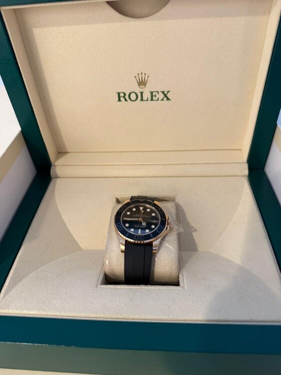 Rolex Yacht master 37（高級時計）の商品画像 - 査定依頼日：2025年4月28日 - 最高査定価格：3,200,000円