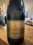 シャンパン ヴーヴ・クリコ （お酒）の商品画像 - 査定依頼日：2024年9月22日 - 最高査定価格：12,000円