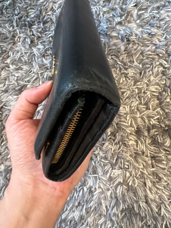 プラダ  （ブランドバッグ）の商品画像 - 査定依頼日：2025年3月19日 - 最高査定価格：3,000円