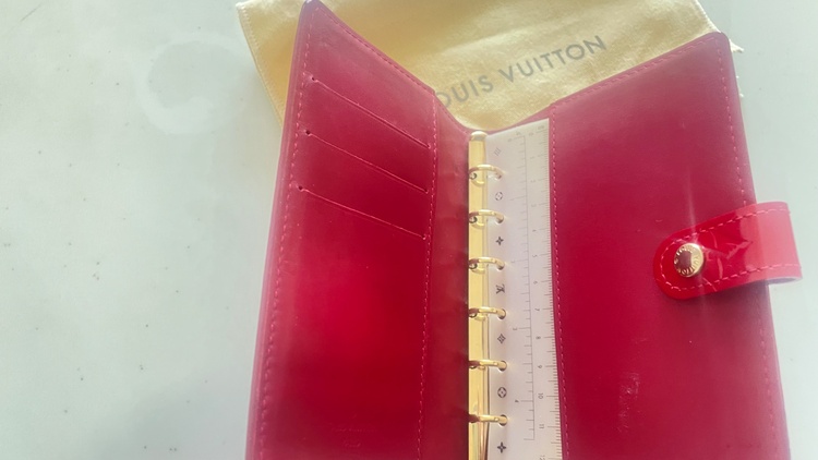 LOUIS VUITTON ヴェルニ 手帳カバー レッド（ブランド財布・小物）の商品画像 - 査定依頼日：2026年7月26日 - 最高査定価格：5,000円