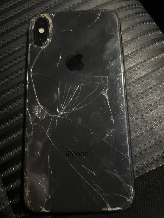 iPhone iPhoneX 64GB docomo（スマホ）の商品画像 - 査定依頼日：2026年9月21日 - 最高査定価格：2,000円