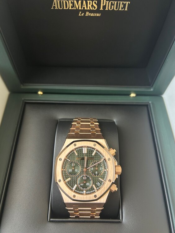 オーデマピゲ ロイヤルオーク （高級時計）の商品画像 - 査定依頼日：2025年5月16日 - 最高査定価格：99,999,999円