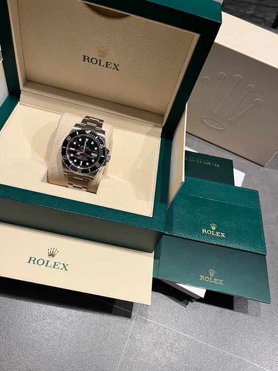 ロレックス サブマリーナー 116610l（高級時計）の商品画像 - 査定依頼日：2025年5月4日 - 最高査定価格：1,600,000円