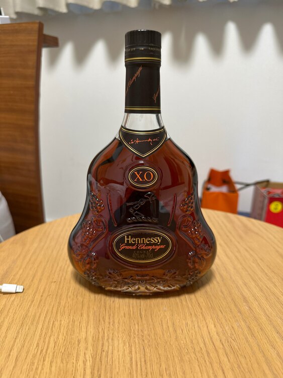 ヘネシー XO グランドシャンパーニュ コニャック 700ml 40% 未開栓 （お酒）の商品画像 - 査定依頼日：2025年2月20日 - 最高査定価格：15,000円