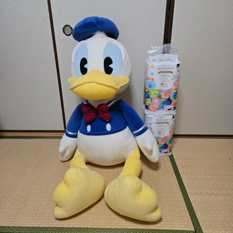ドナルドダック　メガサイズ　ぬいぐるみ（その他のおもちゃ）の商品画像 - 査定依頼日：2026年4月11日 - 最高査定価格：1,000円