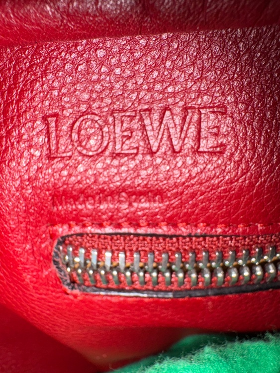 ロエベ　アマソナ75 ボストンバック（ブランドバッグ）の商品画像 - 査定依頼日：2026年1月19日 - 最高査定価格：35,000円