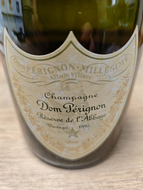 シャンパン ドン・ペリニヨン （お酒）の商品画像 - 査定依頼日：2026年4月14日 - 最高査定価格：110,000円