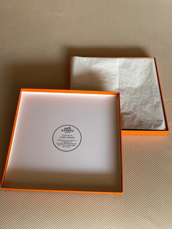 スカーフ　カレ90  - L’or des Chefs（古着・ファッション）の商品画像 - 査定依頼日：2025年2月20日 - 最高査定価格：8,000円