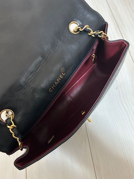 ダイアナフラップ25cm（ブランドバッグ）の商品画像 - 査定依頼日：2025年12月10日 - 最高査定価格：1,250,000円