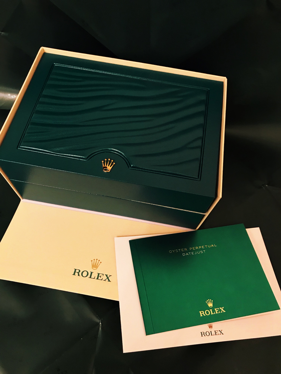 ロレックス パーペチュアルデイト （高級時計）の商品画像 - 査定依頼日：2025年6月26日 - 最高査定価格：2,450,000円