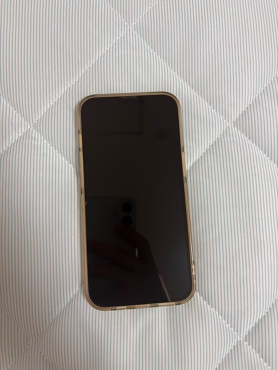 iPhone iPhone 13 128GB au（スマホ）の商品画像 - 査定依頼日：2026年7月19日 - 最高査定価格：40,000円