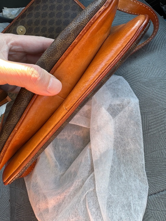 セリーヌ（ブランドバッグ）の商品画像 - 査定依頼日：2025年12月4日 - 最高査定価格：10,000円