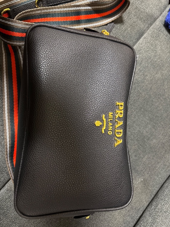 プラダ  （ブランドバッグ）の商品画像 - 査定依頼日：2025年12月21日 - 最高査定価格：100,000円