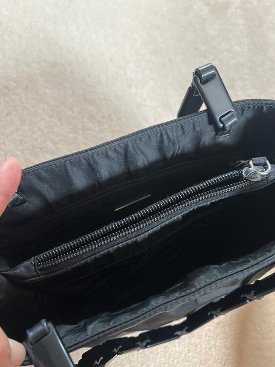 PRADA（ブランドバッグ）の商品画像 - 査定依頼日：2025年5月11日 - 最高査定価格：25,000円