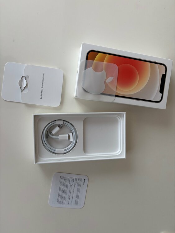 iPhone iPhone 12 64GB SIMフリー（スマホ）の商品画像 - 査定依頼日：2026年7月24日 - 最高査定価格：25,000円