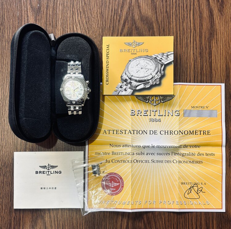 クロノコックピットホワイトシェル文字盤（高級時計）の商品画像 - 査定依頼日：2025年3月7日 - 最高査定価格：145,000円