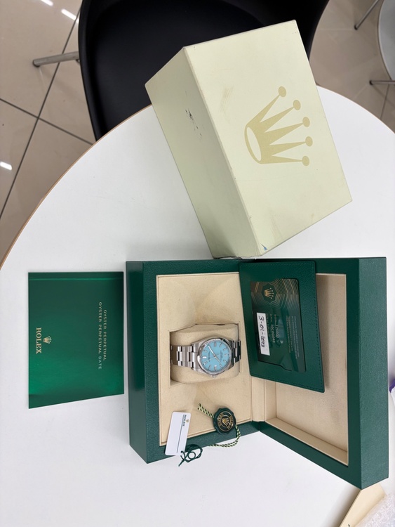 ロレックス パーペチュアル 12600（高級時計）の商品画像 - 査定依頼日：2026年4月4日 - 最高査定価格：2,300,000円