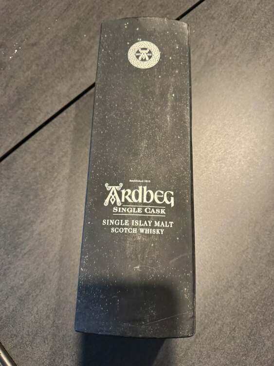 ウイスキー アードベッグ （お酒）の商品画像 - 査定依頼日：2025年3月18日 - 最高査定価格：336,000円