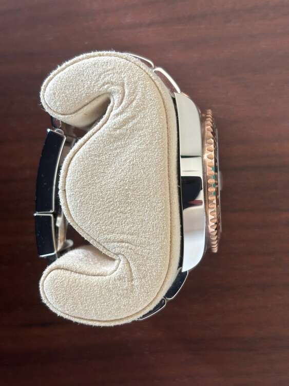 ロレックス GMTマスター （高級時計）の商品画像 - 査定依頼日：2025年1月29日 - 最高査定価格：2,750,000円