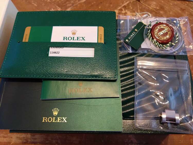 ヨットマスターロレジウム（高級時計）の商品画像 - 査定依頼日：2025年5月7日 - 最高査定価格：1,800,000円