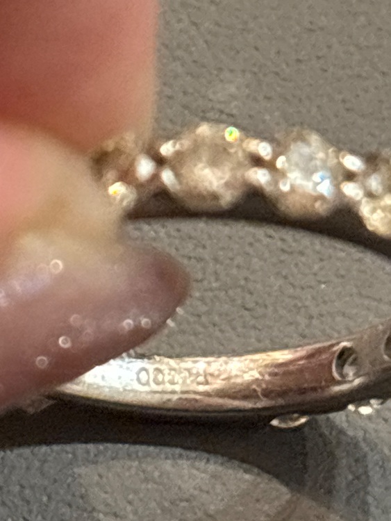 ダイアモンド（金・貴金属）の商品画像 - 査定依頼日：2025年8月24日 - 最高査定価格：360,000円