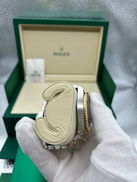 GMTマスターⅡ コンビ（高級時計）の商品画像 - 査定依頼日：2025年6月14日 - 最高査定価格：3,180,000円