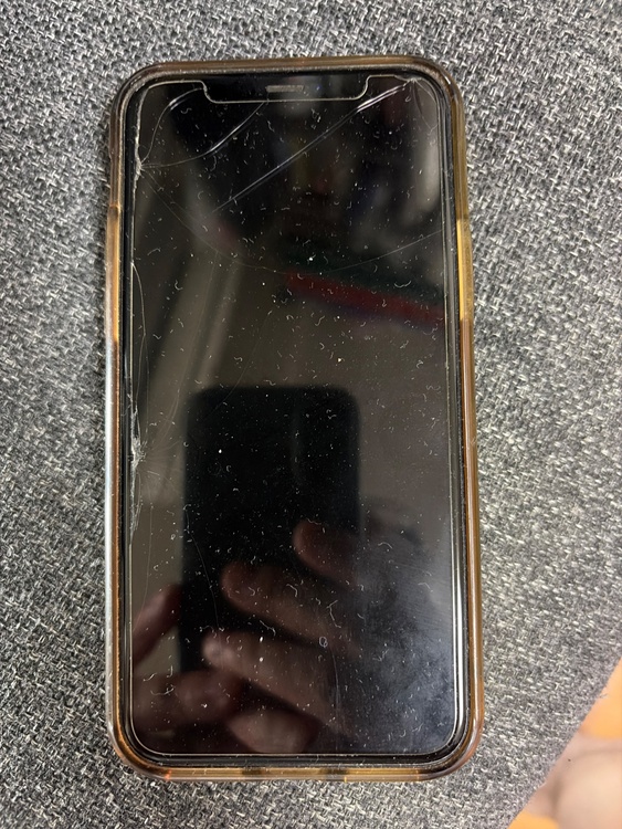 iPhone11 Pro 64GB Softbank（スマホ）の商品画像 - 査定依頼日：2026年5月17日 - 最高査定価格：100,000円