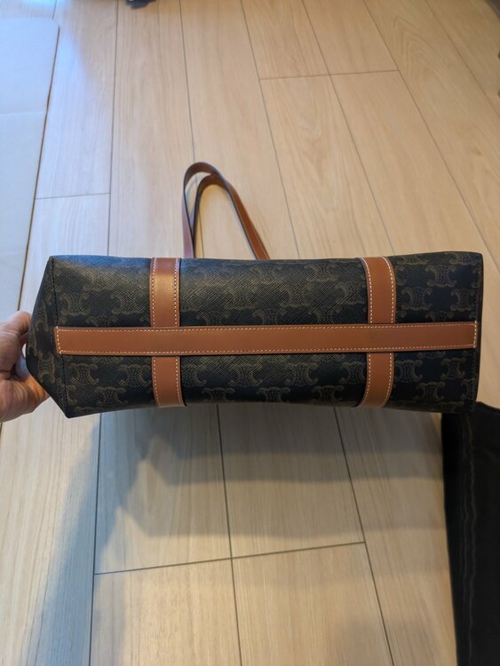 トリオンフミュージアムトートバッグ（ブランドバッグ）の商品画像 - 査定依頼日：2025年12月15日 - 最高査定価格：100,000円