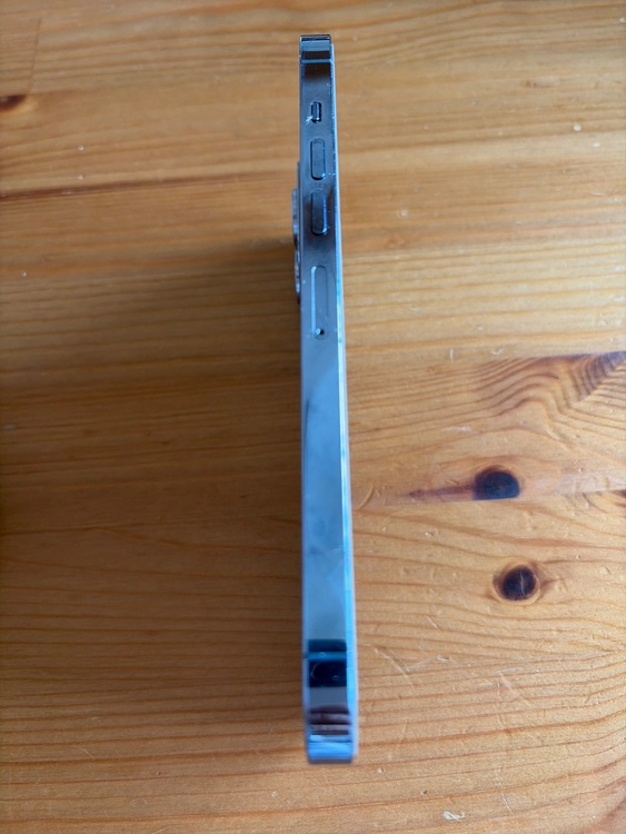 iPhone 13 Pro Max 128GB docomo（スマホ）の商品画像 - 査定依頼日：2026年4月5日 - 最高査定価格：59,000円