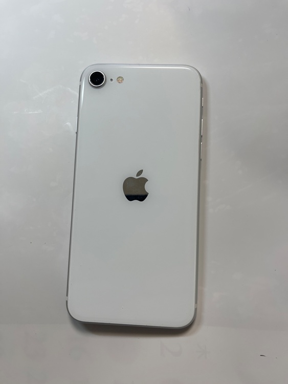 iPhoneSE（スマホ）の商品画像 - 査定依頼日：2026年5月14日 - 最高査定価格：15,000円