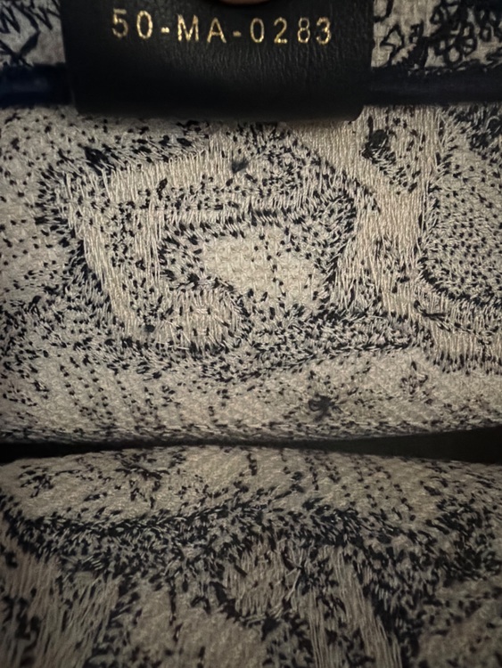 ディオール  （ブランドバッグ）の商品画像 - 査定依頼日：2025年11月16日 - 最高査定価格：200,000円