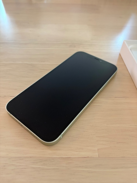iPhone iPhone 12 64GB SIMフリー（スマホ）の商品画像 - 査定依頼日：2026年6月16日 - 最高査定価格：20,000円