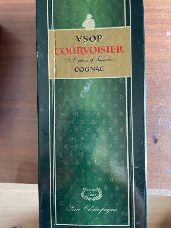 ブランデー クルボアジェ （お酒）の商品画像 - 査定依頼日：2025年3月12日 - 最高査定価格：1,000円