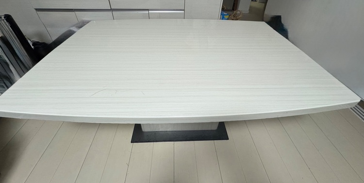 シギヤマ家具　収納付きダイニングテーブル ホワイト 木目調（家具・寝具）の商品画像 - 査定依頼日：2026年7月18日 - 最高査定価格：3,000円