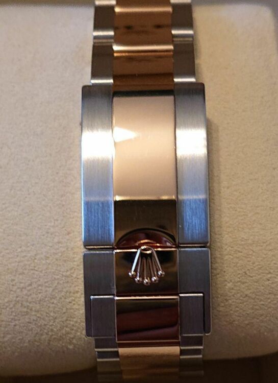 ロレックス GMTマスター （高級時計）の商品画像 - 査定依頼日：2025年8月31日 - 最高査定価格：2,850,000円