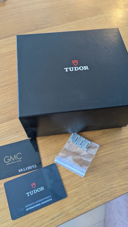 チューダー ブラックベイ M79230（高級時計）の商品画像 - 査定依頼日：2025年9月2日 - 最高査定価格：370,000円