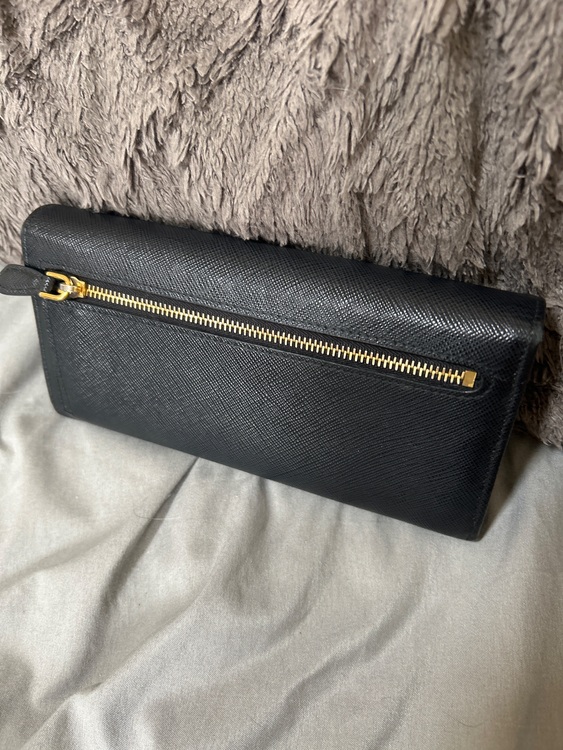 サフィアーノレザー  品番1MH132_QWA_F0002（ブランド財布・小物）の商品画像 - 査定依頼日：2025年9月29日 - 最高査定価格：12,000円