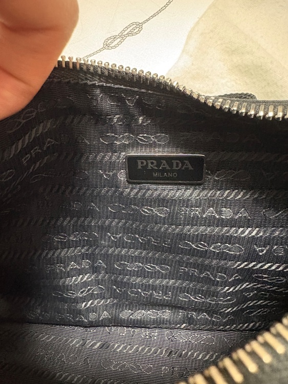 プラダ Re-Edition 2005 Re-Nylon バッグ（ブランドバッグ）の商品画像 - 査定依頼日：2026年8月30日 - 最高査定価格：150,000円