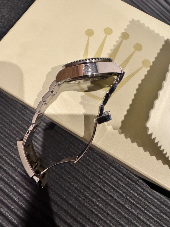 ロレックス シードゥエラー 11666（高級時計）の商品画像 - 査定依頼日：2026年1月27日 - 最高査定価格：1,700,000円