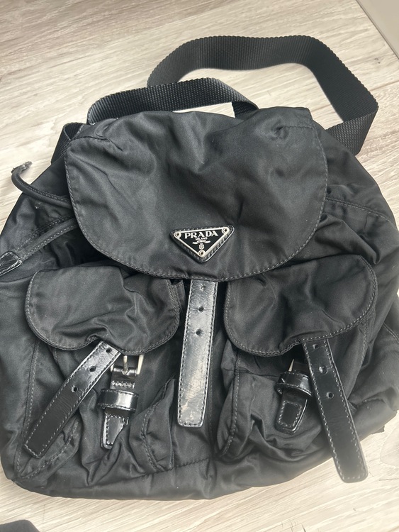 PRADA ミニリュック（ブランドバッグ）の商品画像 - 査定依頼日：2025年11月17日 - 最高査定価格：50,000円