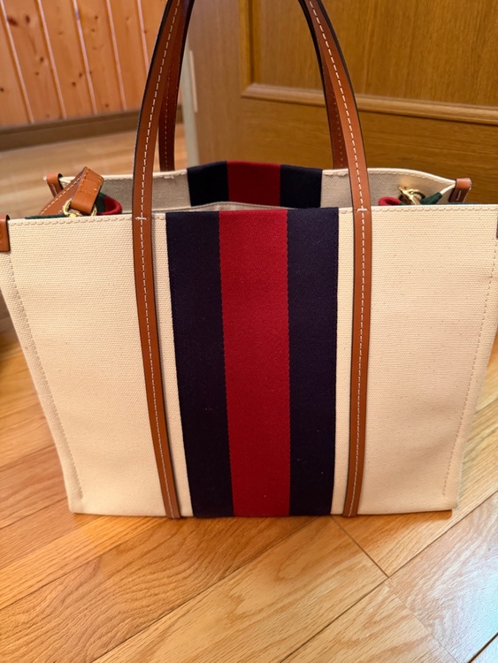 2WAY トートバッグ　白/ネイビー/レッド　キャンバス/レザー（ブランドバッグ）の商品画像 - 査定依頼日：2026年4月19日 - 最高査定価格：95,000円