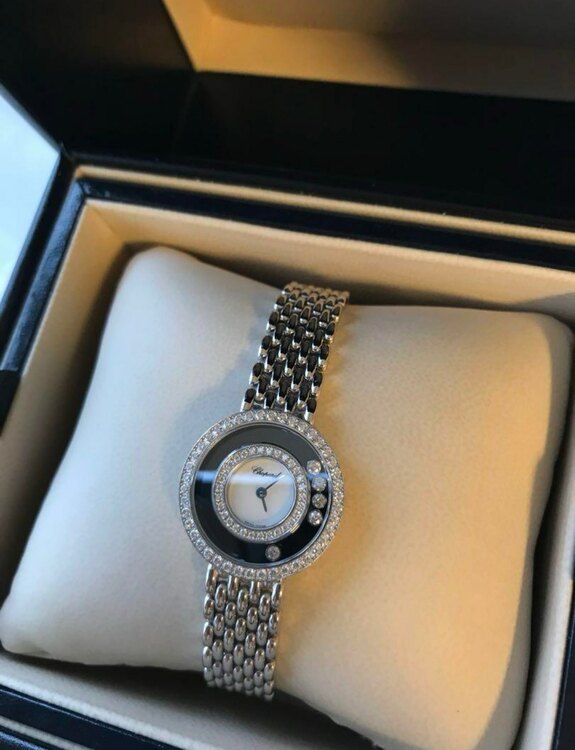 ショパール ハッピーダイヤモンド （高級時計）の商品画像 - 査定依頼日：2025年1月26日 - 最高査定価格：1,000,000円