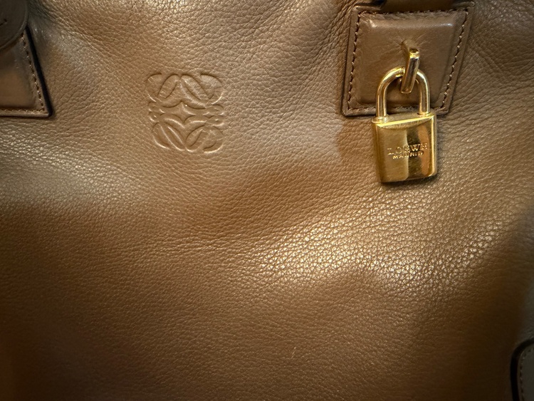 ロエベアマソナ　ブラウン　レザー　ゴールド金具（ブランドバッグ）の商品画像 - 査定依頼日：2026年4月19日 - 最高査定価格：60,000円